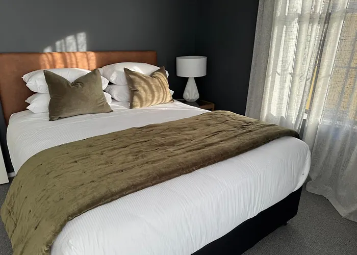 The Kings Domain, Duke - Luxurious Townhouse In The Cbd!